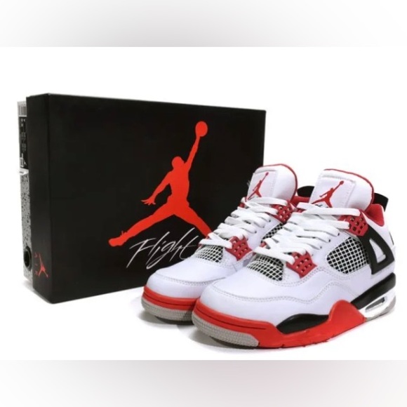 Selling OG Jordan, four retro fire red size 10 in men - Picture 6 of 8
